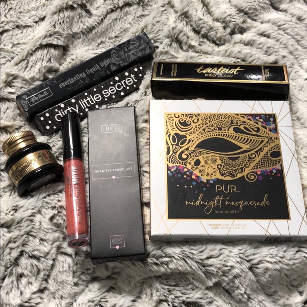 Makeup Bundle: $150 value! 💋💄